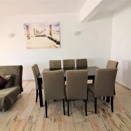 Apartment Sunday - *
